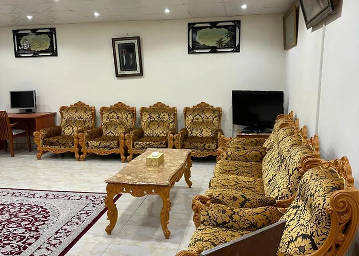 Al Ramla, Na\'Eem Bin Masoud St#8, Villa#10